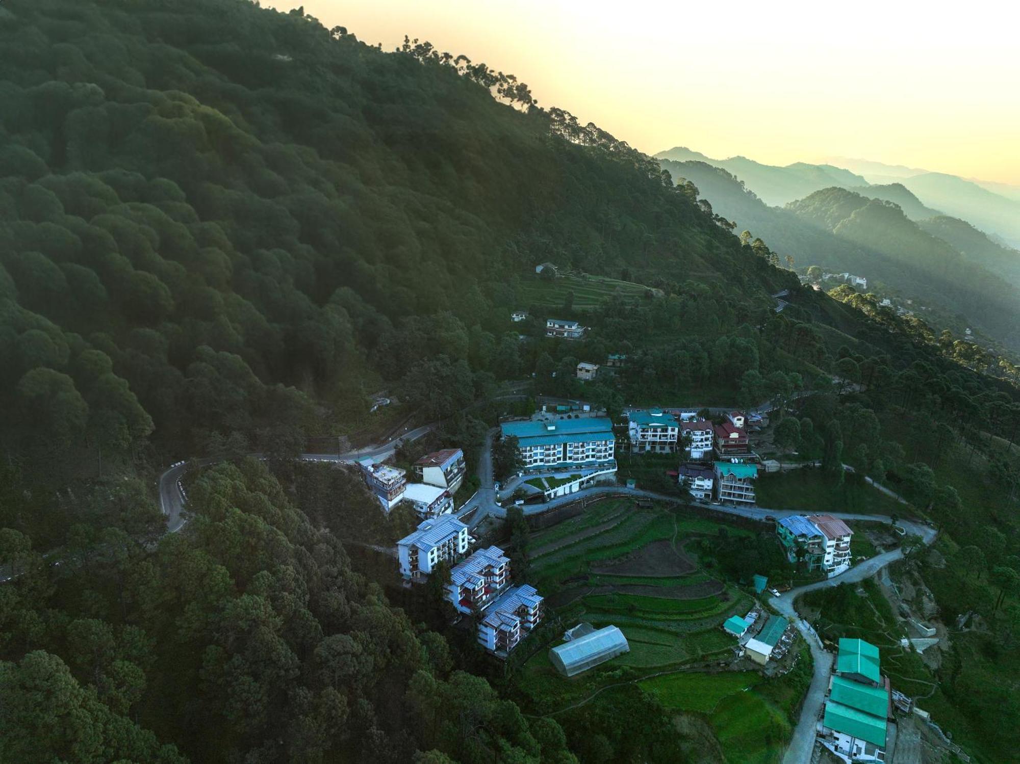 Sterling Nainital Hotel Exterior foto